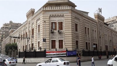 ما حكم صلاة المسلم وعلى بدنه أو ثوبه مواد كحولية وما حكم تعقيم المساجد؟