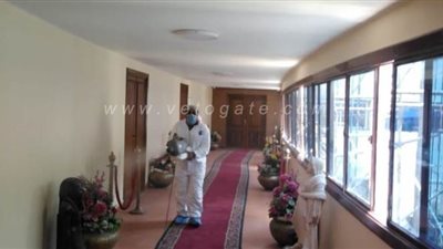 في رابع أيام العيد ..الطب البيطري يعقم ويطهر ديوان عام محافظة الدقهلية | صور