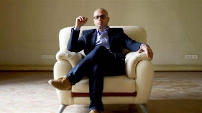 أحمد مراد ينشر مسودة بخط اليد من رواية 