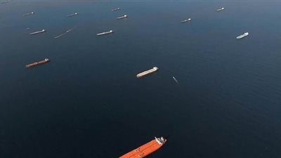 الصين والهند تسحبان من مخزونات النفط العائمة مع تعافي الطلب