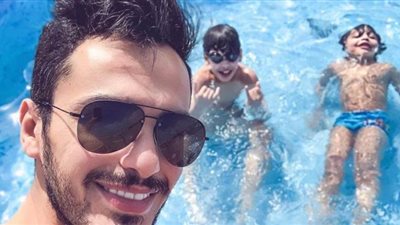 أحدث ظهور لأحمد إبراهيم وأبنائه بعد قضية خلع من أنغام