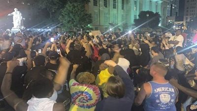 اشتعال الاحتجاجات في ولاية كنتاكي الأمريكية بسبب مقتل امرأة سوداء | فيديو