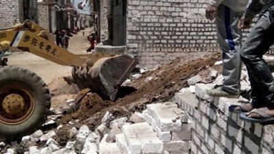 إزالة 33 حالة تعد بالبناء على الأراضي الزراعية بالمنيا