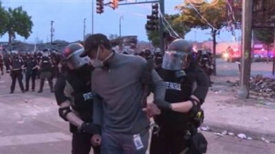 الإفراج عن مراسل CNN بعد اعتقالة أثناء البث الحي لتغطية احتجاجات مدينة مينيابوليس