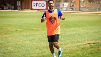 هل يفكر حسين الشحات في الرحيل عن الأهلي بانتقالات الصيف؟