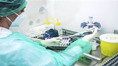 عالم أمريكي يُحذر من فيروس جديد قد يقتل نصف سكان العالم