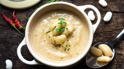 طريقة عمل شوربة الفاصوليا الحارة بالذرة