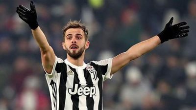 برشلونة يحدد بديل بيانيتش تحسبًا لفشل الصفقة