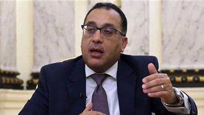 اجتماع مرتقب للجنة الوزارية لإدارة أزمة كورونا.. الحكومة تناقش قرار فتح المساجد وعودة النشاط الرياضي.. واستئناف حركة الطيران في الصورة