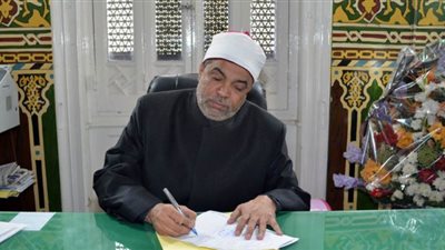 جابر طايع: إحالة إمام مسجد السيدة زينب للجنة القيم بالديوان العام
