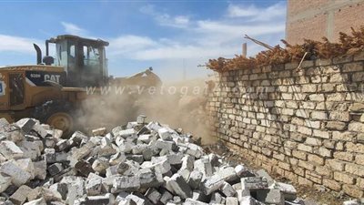 إزالة 16 حالة تعد على الأراضي الزراعية وأملاك الدولة بسوهاجl فيديو