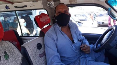 رئيس مدينة القصاصين بالإسماعيلية تشدد علي السائقين والركاب بارتداء الكمامات