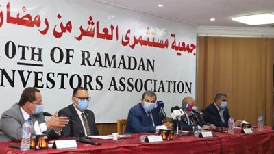 وزير القوى العاملة يقترح تقسيم العمل إلى ورديتين أو ثلاث بمصانع العاشر