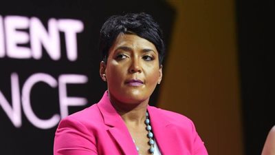 عمدة أتلانتا تطالب ترامب بالتوقف عن الكلام