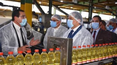 وزير القوى العاملة لعمال العاشر: صحتكم تهمنا وتحسين الاقتصاد مسئوليتكم