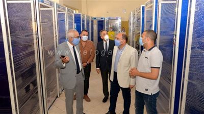 جامعة المنصورة تصنع بوابة تعقيم ذاتي لخدمة المستشفيات | صور