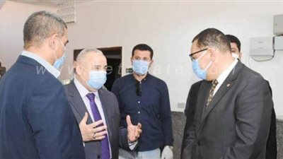 محافظ الشرقية يتفقد مستشفى التأمين الصحى لاستغلاله في خطة مواجهة كورونا