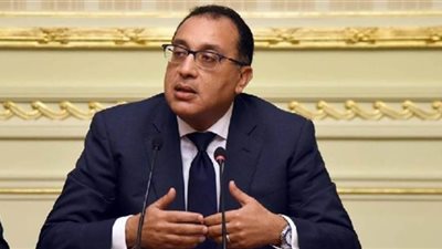 رئيس الوزراء يتابع خطة الاستعانة بمكاتب البريد في تقديم خدمات التوثيق العقاري