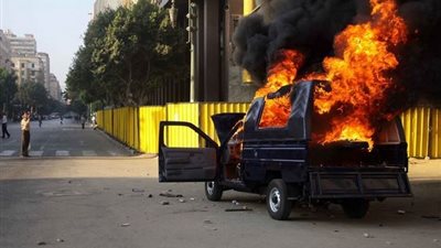 حريق بسيارة شرطة وإصابة 6 آخرين في اشتعال سيارة بـ«طوخ»