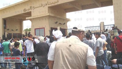 عبور 881 فلسطينيًا بين مصر وغزة