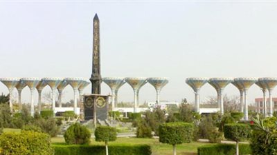 رئيس جامعة القناة: الانتهاء من إنشاء أول محطة بالطاقة الشمسية