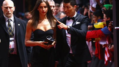 رئيس ريـال مدريد يؤازر 