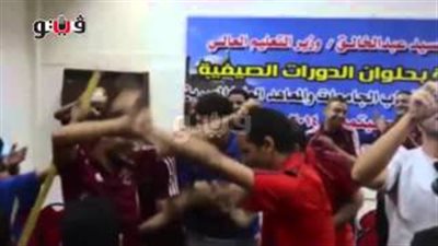 بالفيديو.. طلاب الجامعات يشعلون معهد إعداد القادة بالرقص