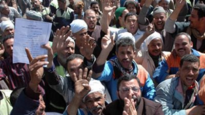 عمال النظافة بدمنهور يواصلون إضرابهم لليوم الثاني