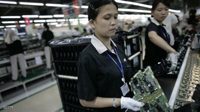 عمال «سامسونج» يعودون للعمل عقب الاستجابة لمطالبهم