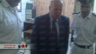 بالصور.. محافظ بورسعيد يتفقد أقسام الشرطة في أول أيام العيد