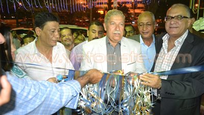 بالصور.. محافظ الإسماعيلية يفتتح معرض السلع المدرسية