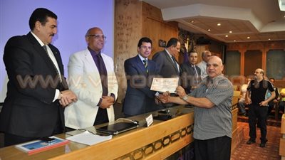 بالصور.. «أشرف صبحي» يحضر ختام دورة «التدريب العقلي للمدربين»