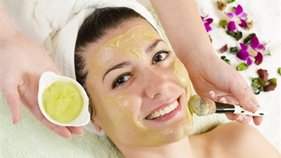 وصفات «زيت الزيتون» لتقشير البشرة وعلاج حب الشباب