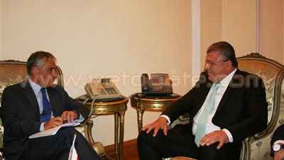 وزير الاتصالات يستقبل سفير دولة إيطاليا بمصر