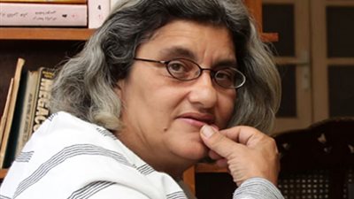 ليلى سويف تُنهي اعتصامها بدار القضاء العالي