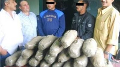 ضبط ثلاثة أشخاص بحوزتهم 