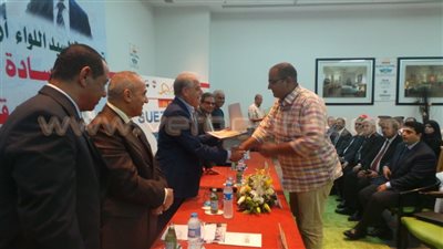 بالفيديو والصور.. محافظ جنوب سيناء يكرم المشاركين باحتفال قناة السويس