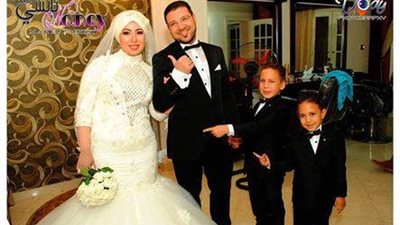 حفل محمد ومريم يشعل «فيس بوك».. الزوج يقيم حفل زفاف لشريكة حياته بعد زواج 9 سنوات.. حنان: شوف الرومانسية خلى الرجالة تتعلم.. رنون: جوزي أولى بالفلوس دي