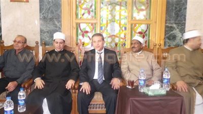 بالفيديو.. توفيق عكاشة يشارك في عزاء «ضحايا الشيخ زويد»