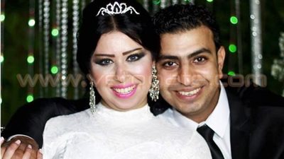 بالصور.. إيناس عز الدين تستعيد ألبوم ذكريات الزواج