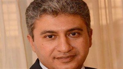 رئيس «مصر للطيران» لأوائل الثانوية: أنتم أمل مصر ومستقبلها