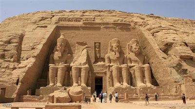 أستاذ آثار: الآثار المصرية مازالت تعانى الإهمال حتى الآن