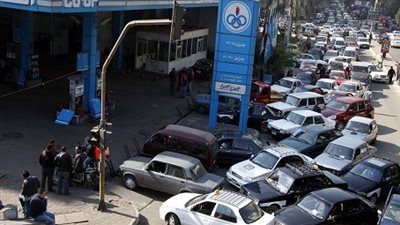 مشادات بين السائقين والأهالى بسبب زيادة الأجرة بالغربية