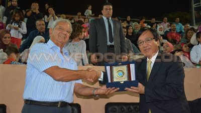 بالصور.. «هليوبوليس» يكرم سفير اليابان لدى مصر