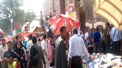 محافظة القاهرة تدرس تسكين الباعة الجائلين في 