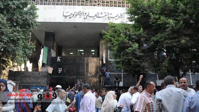 بالفيديو والصور .. طلاب الثانوية يتظاهرون أمام 