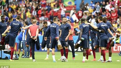لاعبو فرنسا يتحدون اتحاد الكرة ويرفضون خوض لقاء إنجلترا