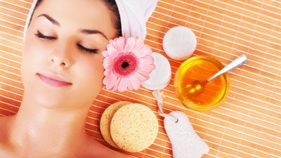 ماسك العسل والقرفة والليمون يمنحك بشرة جميلة وجذابة