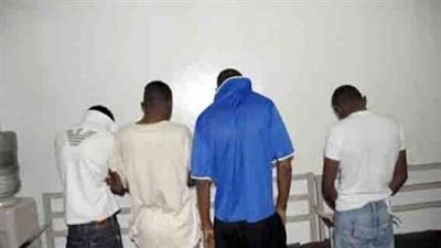 ضبط تشكيل عصابي سرق 10 آلاف دولار من السائحين بأسوان