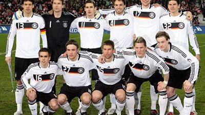 ألمانيا تفوز على فرنسا وتتأهل لنصف نهائي المونديال.. «هوملز» يقضي على آمال الفرنسيين.. والماكينات تواصل تفوقها التاريخي على الديوك.. ورقم قياسي جديد بالتأهل لقبل النهائي للمرة الرابعة على ال